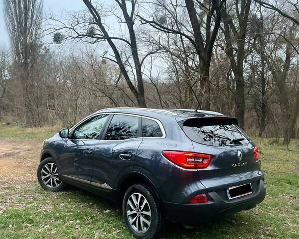 Серый Рено Kadjar, объемом двигателя 1.46 л и пробегом 278 тыс. км за 16489 $, фото 4 на Automoto.ua