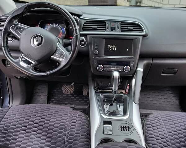 Серый Рено Kadjar, объемом двигателя 1.46 л и пробегом 225 тыс. км за 16500 $, фото 5 на Automoto.ua