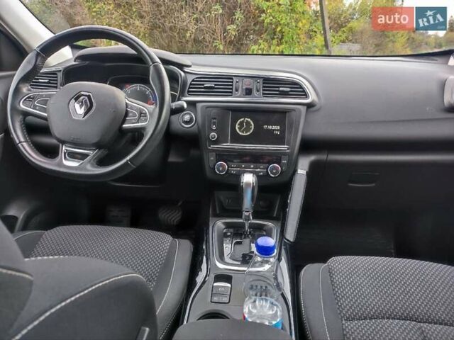 Сірий Рено Kadjar, об'ємом двигуна 1.46 л та пробігом 250 тис. км за 14500 $, фото 4 на Automoto.ua
