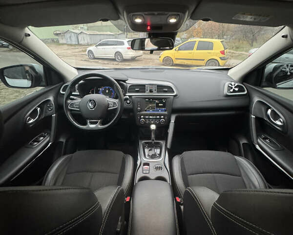 Серый Рено Kadjar, объемом двигателя 1.46 л и пробегом 124 тыс. км за 17200 $, фото 40 на Automoto.ua