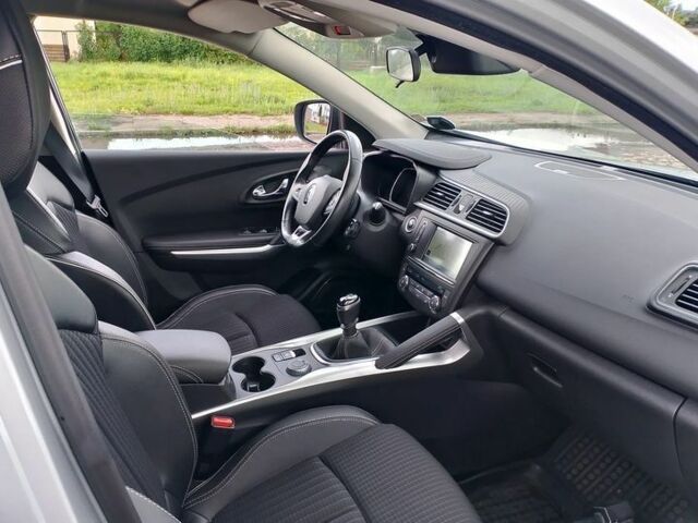 Серый Рено Kadjar, объемом двигателя 1.6 л и пробегом 45 тыс. км за 9400 $, фото 10 на Automoto.ua