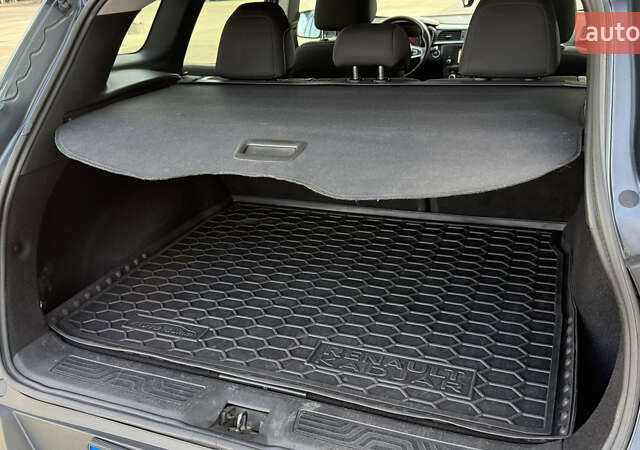 Серый Рено Kadjar, объемом двигателя 1.6 л и пробегом 245 тыс. км за 15000 $, фото 39 на Automoto.ua