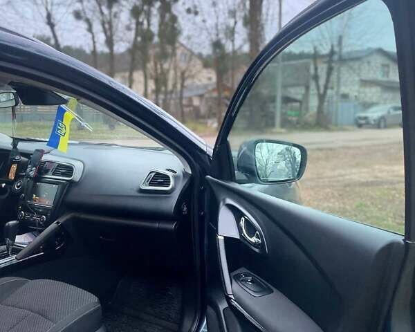 Серый Рено Kadjar, объемом двигателя 1.46 л и пробегом 246 тыс. км за 16400 $, фото 18 на Automoto.ua