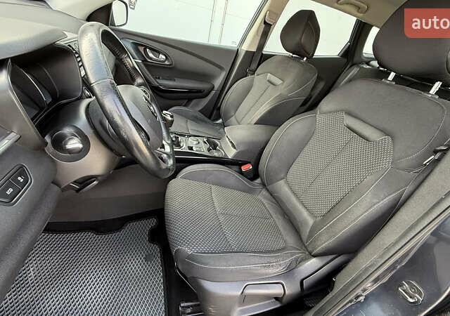 Серый Рено Kadjar, объемом двигателя 1.6 л и пробегом 245 тыс. км за 15000 $, фото 19 на Automoto.ua
