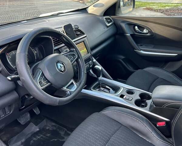 Серый Рено Kadjar, объемом двигателя 1.46 л и пробегом 307 тыс. км за 15500 $, фото 19 на Automoto.ua
