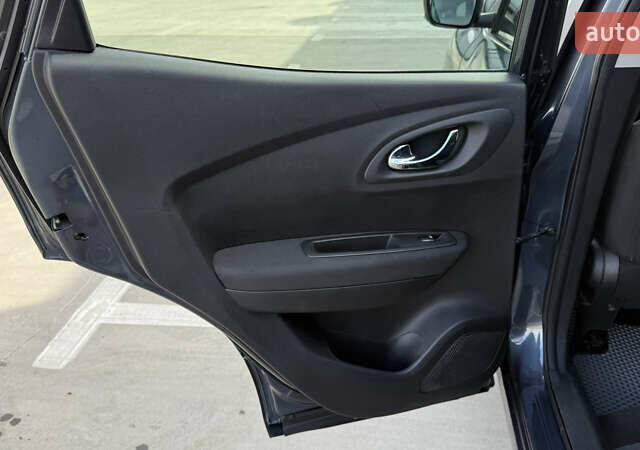 Серый Рено Kadjar, объемом двигателя 1.6 л и пробегом 245 тыс. км за 15000 $, фото 33 на Automoto.ua