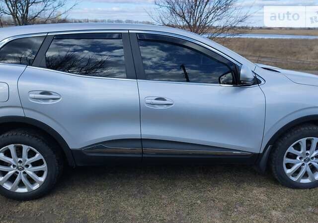 Серый Рено Kadjar, объемом двигателя 1.46 л и пробегом 251 тыс. км за 16000 $, фото 10 на Automoto.ua