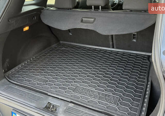 Серый Рено Kadjar, объемом двигателя 1.6 л и пробегом 245 тыс. км за 15000 $, фото 40 на Automoto.ua