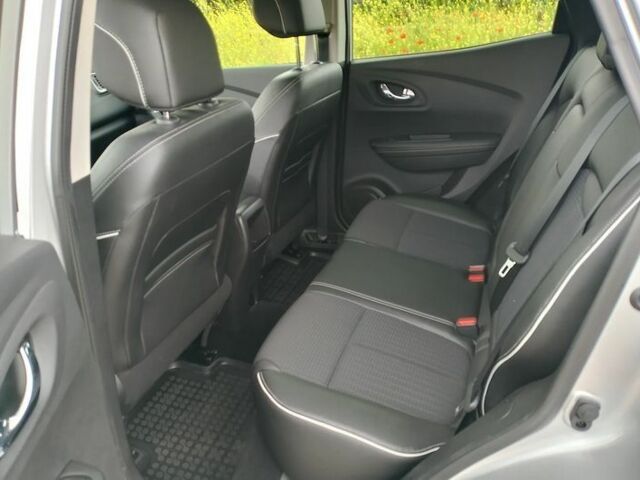 Серый Рено Kadjar, объемом двигателя 1.6 л и пробегом 45 тыс. км за 9400 $, фото 11 на Automoto.ua