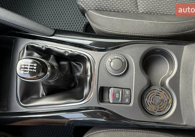 Серый Рено Kadjar, объемом двигателя 1.6 л и пробегом 245 тыс. км за 15000 $, фото 30 на Automoto.ua