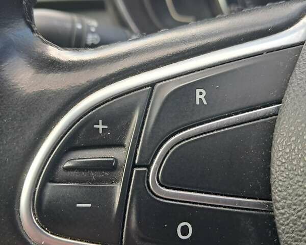Серый Рено Kadjar, объемом двигателя 1.46 л и пробегом 227 тыс. км за 16500 $, фото 26 на Automoto.ua