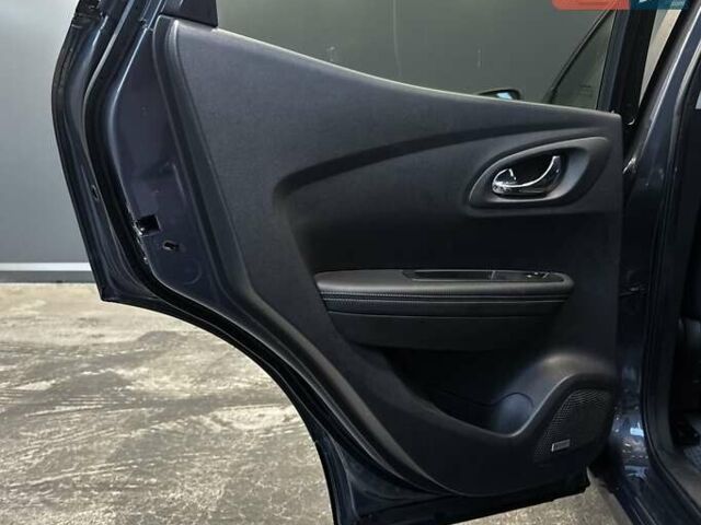 Рено Kadjar 2016 в Киеве на Automoto.ua Серый Рено Kadjar, объемом двигателя 1.5 л и пробегом 285 тыс. км за 13800 $, фото 2 на Automoto.ua