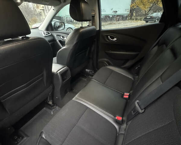 Серый Рено Kadjar, объемом двигателя 1.46 л и пробегом 124 тыс. км за 17200 $, фото 53 на Automoto.ua