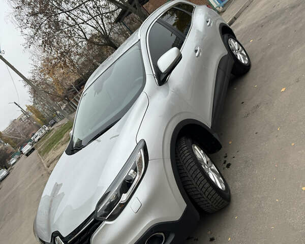Серый Рено Kadjar, объемом двигателя 1.46 л и пробегом 124 тыс. км за 17200 $, фото 3 на Automoto.ua