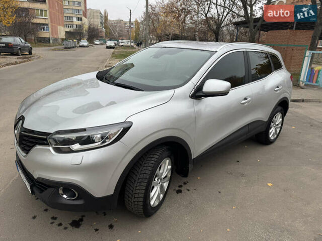 Серый Рено Kadjar, объемом двигателя 1.46 л и пробегом 124 тыс. км за 17200 $, фото 4 на Automoto.ua