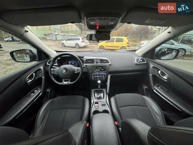 Серый Рено Kadjar, объемом двигателя 1.46 л и пробегом 124 тыс. км за 17200 $, фото 41 на Automoto.ua
