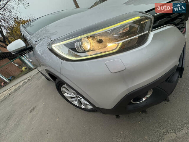 Серый Рено Kadjar, объемом двигателя 1.46 л и пробегом 124 тыс. км за 17200 $, фото 17 на Automoto.ua