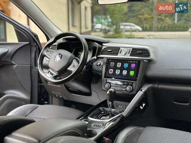 Серый Рено Kadjar, объемом двигателя 1.5 л и пробегом 167 тыс. км за 15850 $, фото 4 на Automoto.ua
