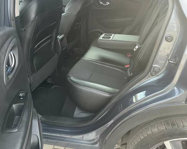 Серый Рено Kadjar, объемом двигателя 1.46 л и пробегом 225 тыс. км за 14900 $, фото 13 на Automoto.ua