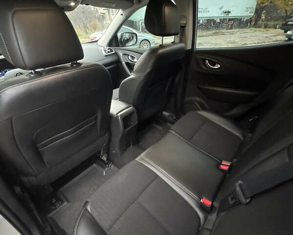 Серый Рено Kadjar, объемом двигателя 1.46 л и пробегом 124 тыс. км за 17200 $, фото 55 на Automoto.ua