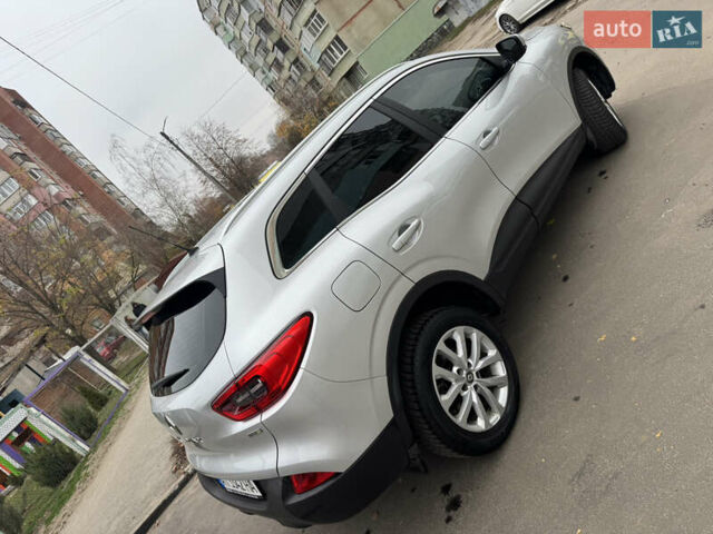 Серый Рено Kadjar, объемом двигателя 1.46 л и пробегом 124 тыс. км за 17200 $, фото 19 на Automoto.ua