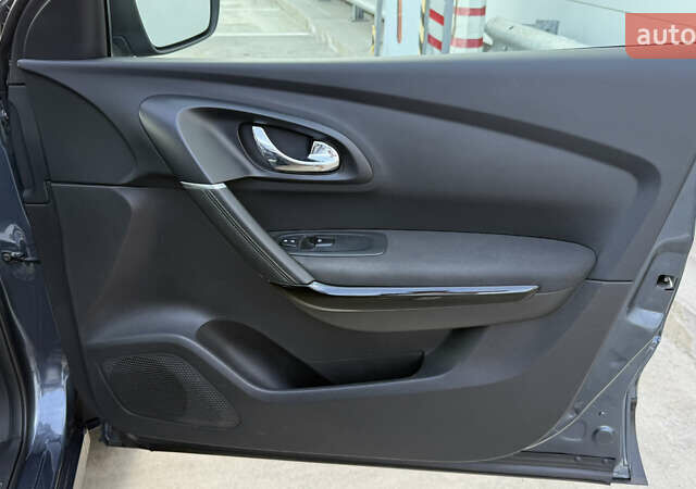 Серый Рено Kadjar, объемом двигателя 1.6 л и пробегом 245 тыс. км за 15000 $, фото 45 на Automoto.ua