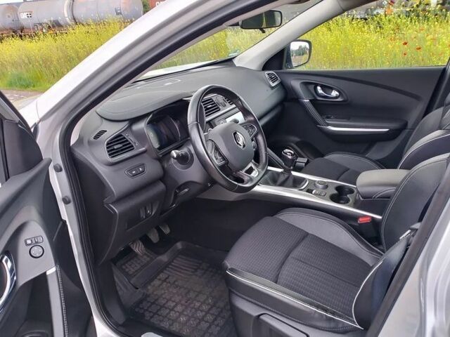 Серый Рено Kadjar, объемом двигателя 1.6 л и пробегом 45 тыс. км за 9400 $, фото 12 на Automoto.ua