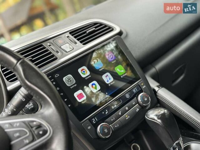 Серый Рено Kadjar, объемом двигателя 1.5 л и пробегом 167 тыс. км за 15850 $, фото 3 на Automoto.ua