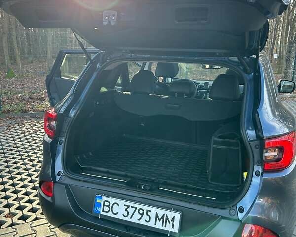 Серый Рено Kadjar, объемом двигателя 1.46 л и пробегом 307 тыс. км за 15500 $, фото 14 на Automoto.ua