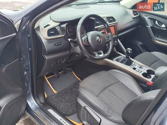 Серый Рено Kadjar, объемом двигателя 1.5 л и пробегом 215 тыс. км за 15300 $, фото 29 на Automoto.ua