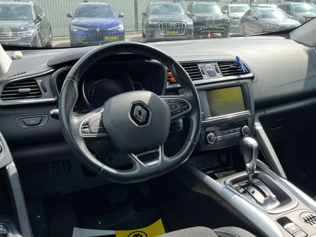 Серый Рено Kadjar, объемом двигателя 1.5 л и пробегом 57 тыс. км за 18800 $, фото 10 на Automoto.ua