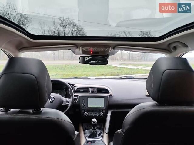 Серый Рено Kadjar, объемом двигателя 1.5 л и пробегом 215 тыс. км за 15300 $, фото 41 на Automoto.ua