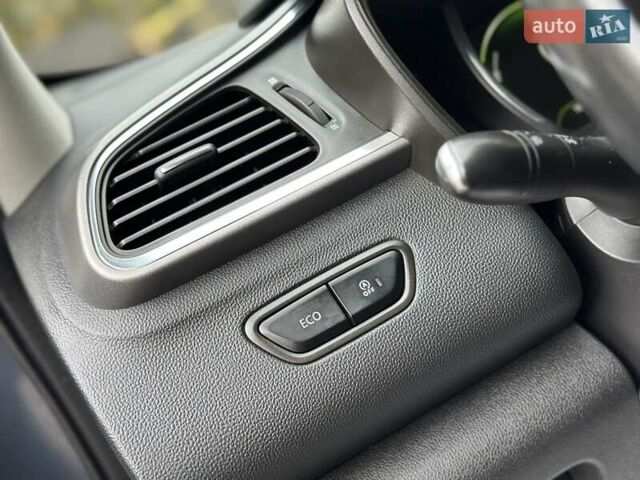 Серый Рено Kadjar, объемом двигателя 1.5 л и пробегом 167 тыс. км за 15850 $, фото 44 на Automoto.ua