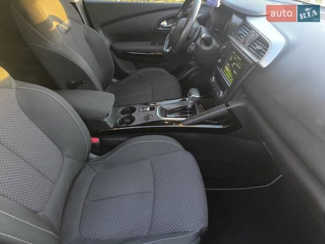 Сірий Рено Kadjar, об'ємом двигуна 1.46 л та пробігом 280 тис. км за 14600 $, фото 6 на Automoto.ua