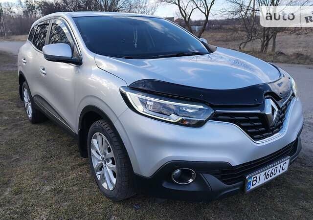 Серый Рено Kadjar, объемом двигателя 1.46 л и пробегом 251 тыс. км за 16000 $, фото 1 на Automoto.ua