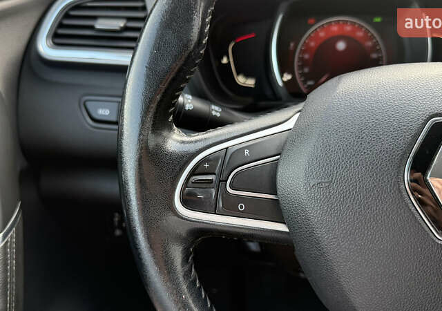 Серый Рено Kadjar, объемом двигателя 1.6 л и пробегом 245 тыс. км за 15000 $, фото 23 на Automoto.ua