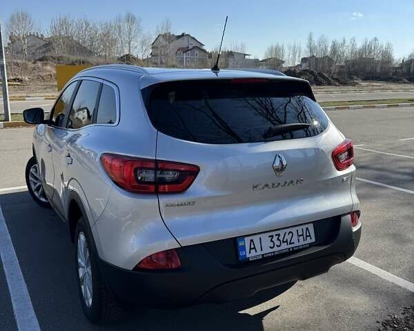 Серый Рено Kadjar, объемом двигателя 1.46 л и пробегом 121 тыс. км за 16999 $, фото 2 на Automoto.ua