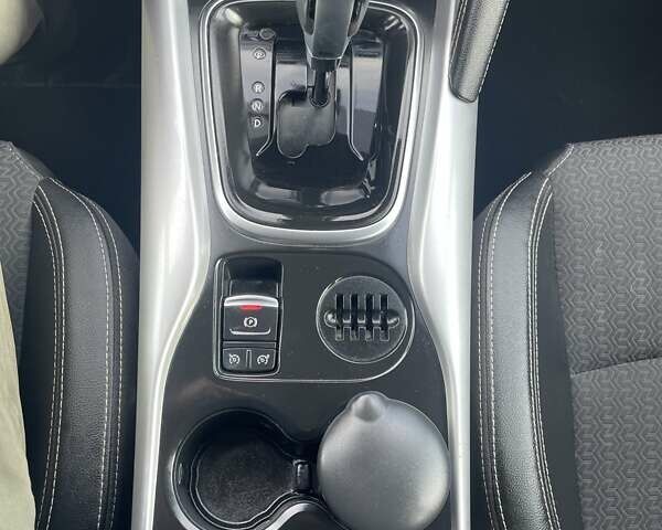 Серый Рено Kadjar, объемом двигателя 1.46 л и пробегом 225 тыс. км за 14900 $, фото 11 на Automoto.ua