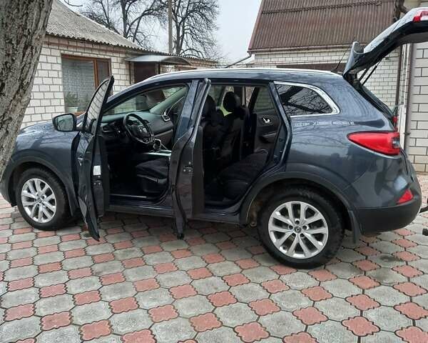 Серый Рено Kadjar, объемом двигателя 1.46 л и пробегом 225 тыс. км за 16500 $, фото 4 на Automoto.ua