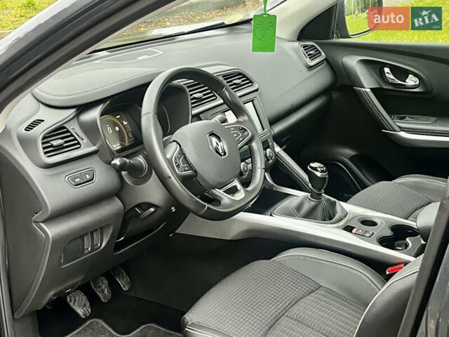 Рено Kadjar 2016 в Луцке на Automoto.ua Серый Рено Kadjar, объемом двигателя 1.6 л и пробегом 139 тыс. км за 17900 $, фото 18 на Automoto.ua