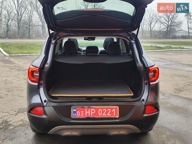 Серый Рено Kadjar, объемом двигателя 1.5 л и пробегом 215 тыс. км за 15300 $, фото 50 на Automoto.ua