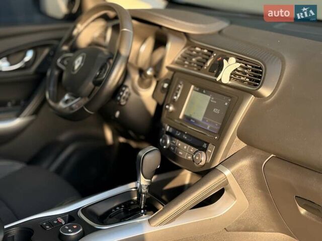 Серый Рено Kadjar, объемом двигателя 1.46 л и пробегом 124 тыс. км за 16500 $, фото 16 на Automoto.ua