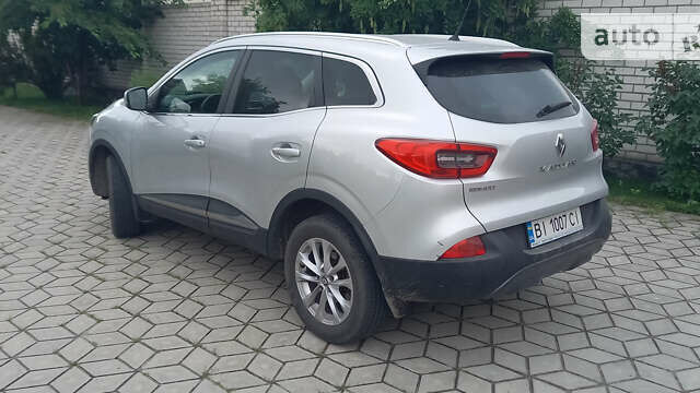 Серый Рено Kadjar, объемом двигателя 1.46 л и пробегом 66 тыс. км за 18450 $, фото 1 на Automoto.ua