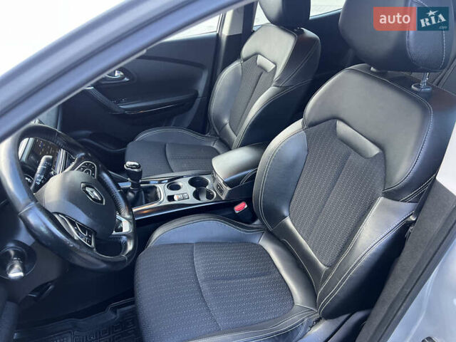 Серый Рено Kadjar, объемом двигателя 1.5 л и пробегом 199 тыс. км за 12900 $, фото 23 на Automoto.ua
