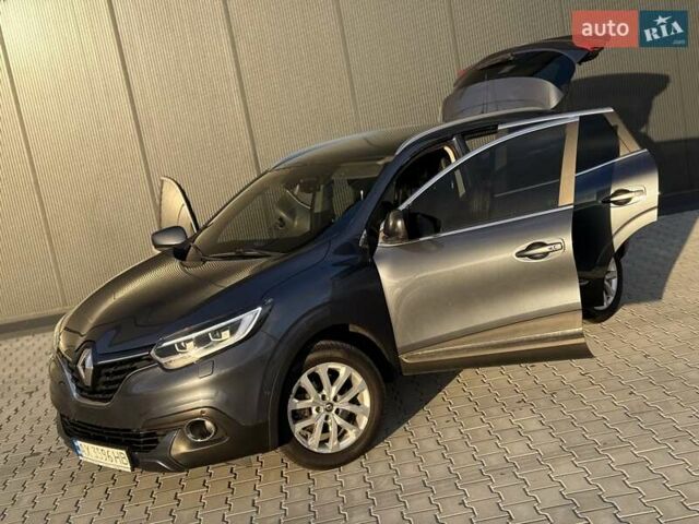 Серый Рено Kadjar, объемом двигателя 1.46 л и пробегом 124 тыс. км за 16500 $, фото 63 на Automoto.ua