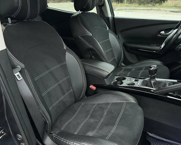 Сірий Рено Kadjar, об'ємом двигуна 1.46 л та пробігом 207 тис. км за 16999 $, фото 61 на Automoto.ua