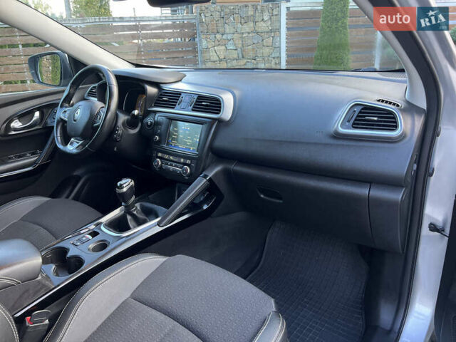 Серый Рено Kadjar, объемом двигателя 1.5 л и пробегом 199 тыс. км за 12900 $, фото 35 на Automoto.ua