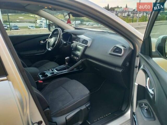 Сірий Рено Kadjar, об'ємом двигуна 1.5 л та пробігом 242 тис. км за 16450 $, фото 15 на Automoto.ua