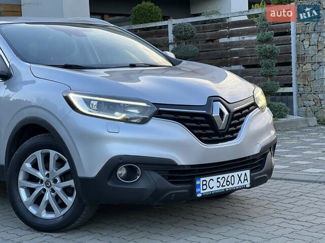 Серый Рено Kadjar, объемом двигателя 1.5 л и пробегом 199 тыс. км за 12900 $, фото 4 на Automoto.ua
