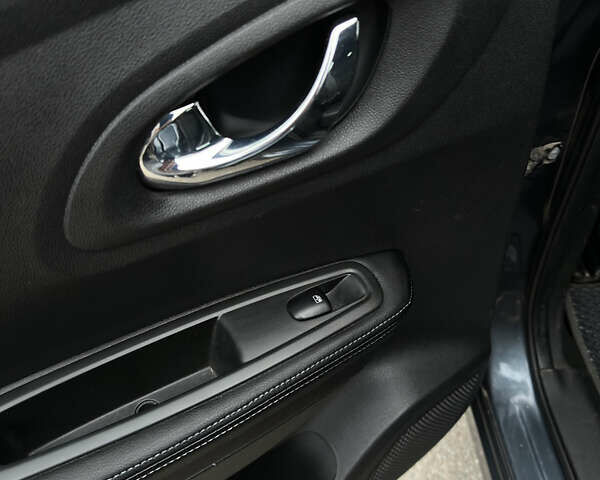 Сірий Рено Kadjar, об'ємом двигуна 1.46 л та пробігом 207 тис. км за 16999 $, фото 67 на Automoto.ua